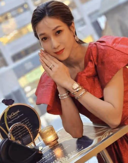 三個孩子顏值高!TVB前花旦稱支持女兒進娛樂圈!談不生第四個原因!