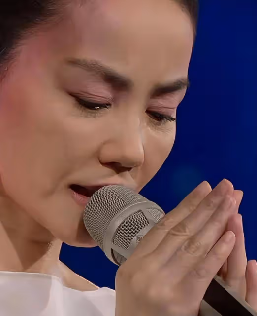 王菲春晚新歌疑似唱人生經歷,引網民淚目!她活成了自己要的樣子