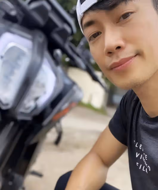 TVB男星敖嘉年近況曝光!曾因離婚陷低谷,如今吃素後自曝運氣變好