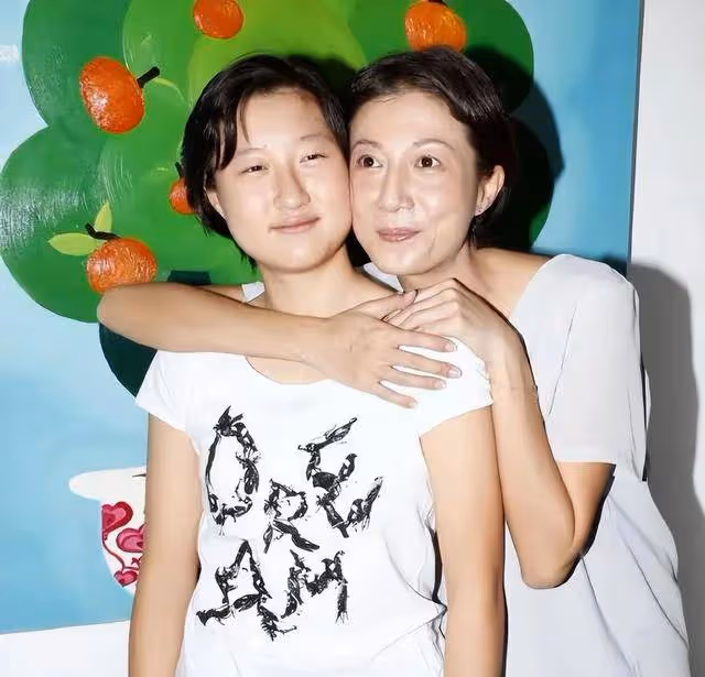吳綺莉罕見開播拜年!「小龍女」窮困潦倒,母女恩怨何時休?