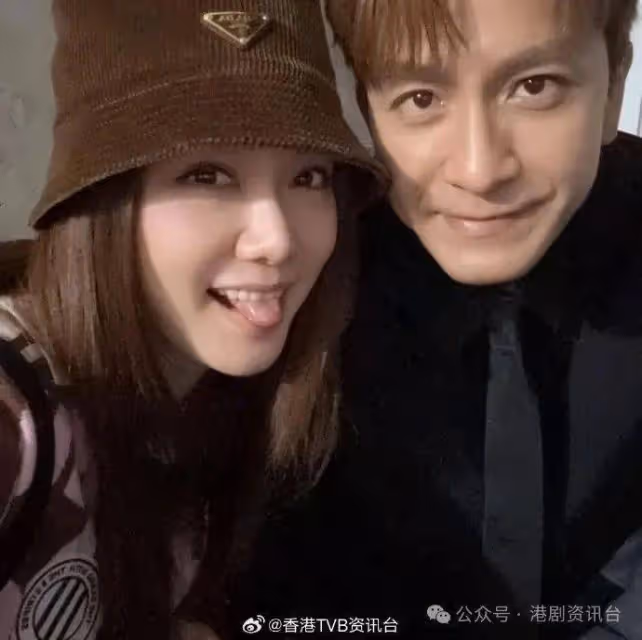 馬國明湯洛雯著紅色情侶裝放閃 網民催早生貴子