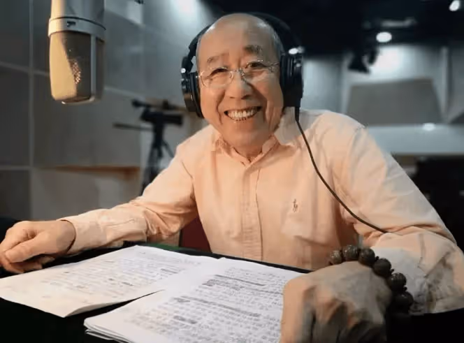國家一級演員雷恪生：髮妻早逝後50歲再娶老師，53歲上春晚爆火，88歲還沒抱孫