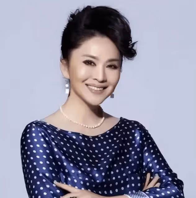 一婚娶央視主持人,二婚娶演員,三婚娶小30歲美女,64歲才當爸爸