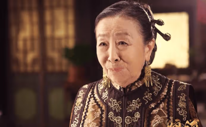 丑娘張少華年輕時有多美?早期照片曝光,怪不得老伴也這麼帥!