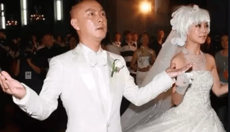 帥到窒息卻被雪藏,結婚三次兩度喪子,香港「最慘」美男如今咋樣了?
