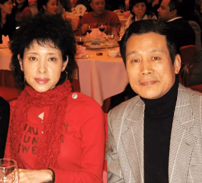 老戲骨李小燕:41歲嫁大15歲二婚徐敏,攜手相伴20年,她值得嗎?