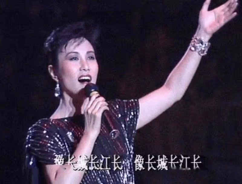 TVB重量級女星央視春晚獻唱!TVB花旦小生紛紛前來團拜!超五十餘人祝賀現場熱鬧!