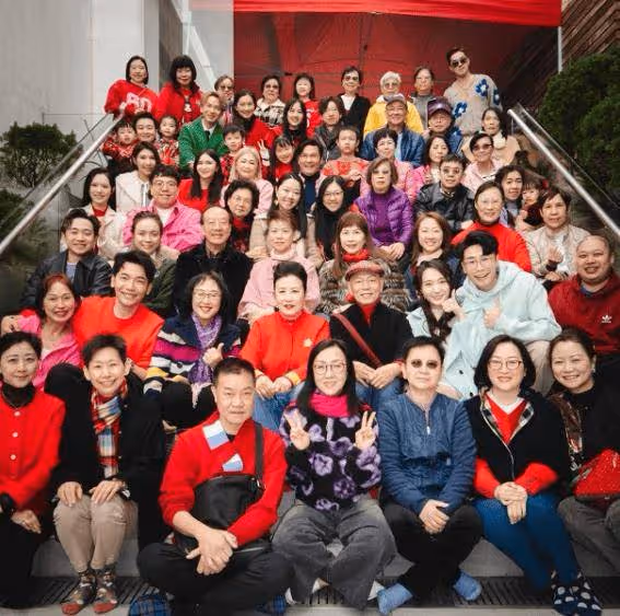 TVB重量級女星央視春晚獻唱！TVB花旦小生紛紛前來團拜！超五十餘人祝賀現場熱鬧！