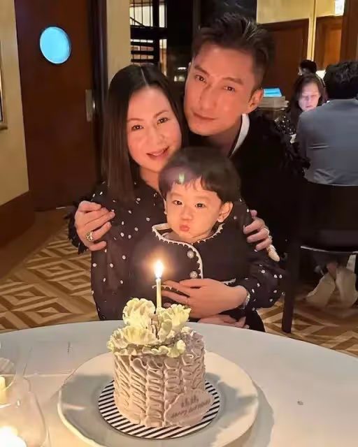 從「爛泥」到視帝!陳山聰婚變疑雲後曬恩愛,一家三口新年派利是超溫馨