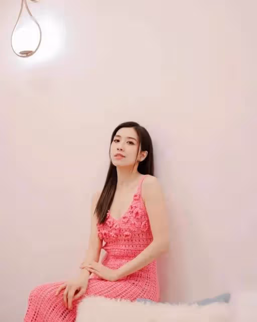 43歲黃智雯身材太絕！透視裝秀性感，網友驚呼：TVB當年沒眼光！