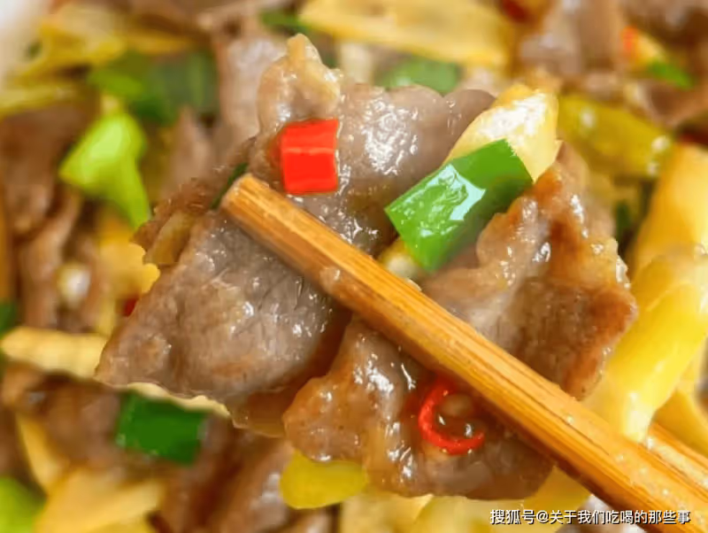 無論炒啥瘦肉，不要用鹽和料酒腌制，教你一招，肉片又香又嫩好吃