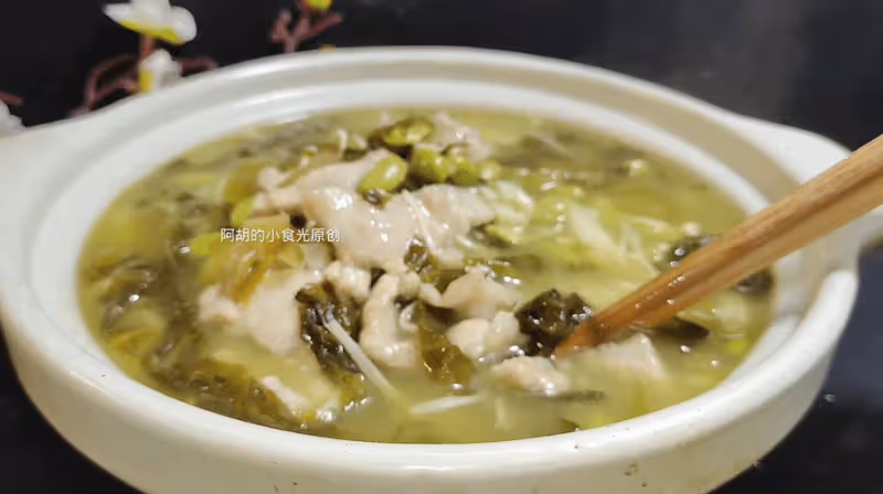 過年後太喜歡這道一鍋出,熱氣騰騰,肉滑菜香不油膩,上桌比大魚大肉還搶手