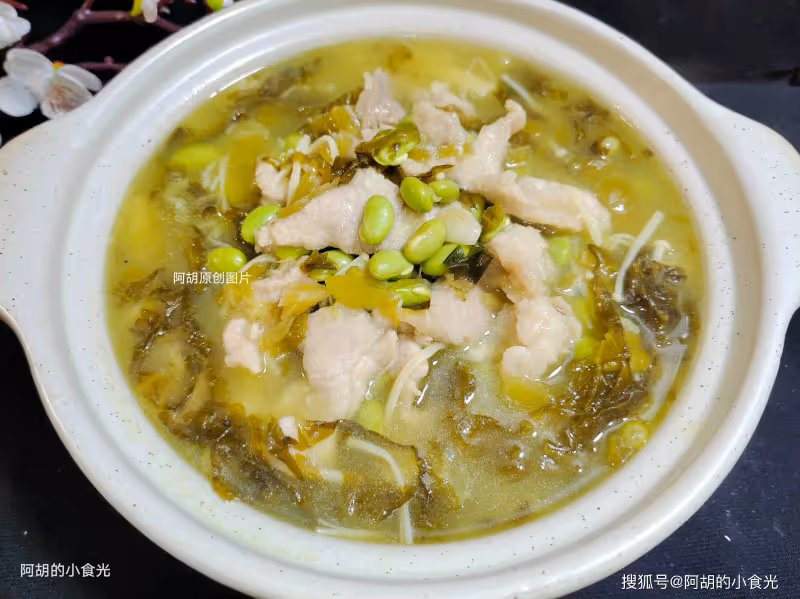 過年後太喜歡這道一鍋出,熱氣騰騰,肉滑菜香不油膩,上桌比大魚大肉還搶手