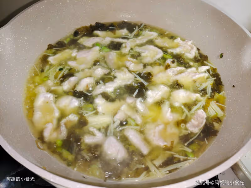 過年後太喜歡這道一鍋出,熱氣騰騰,肉滑菜香不油膩,上桌比大魚大肉還搶手