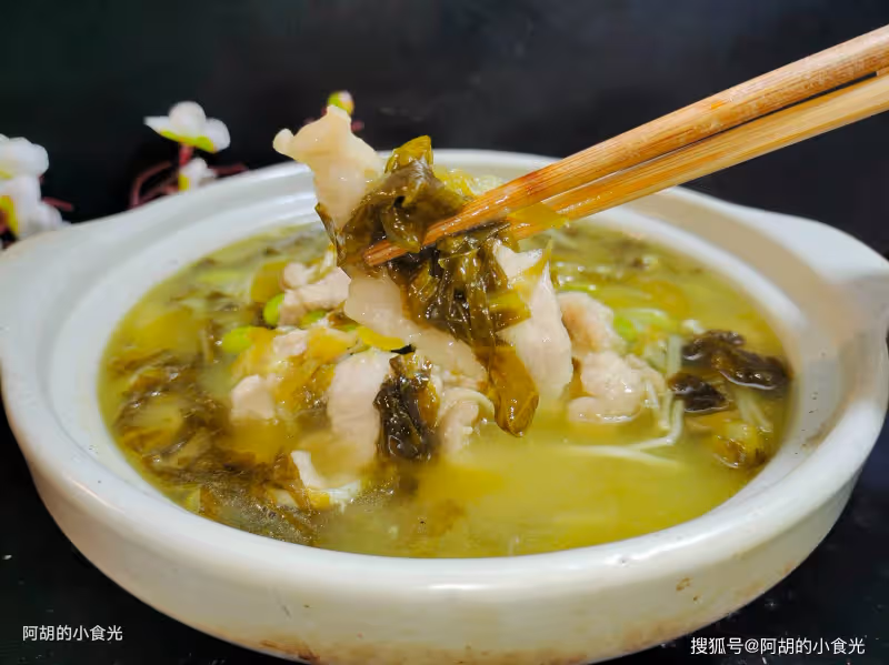 過年後太喜歡這道一鍋出,熱氣騰騰,肉滑菜香不油膩,上桌比大魚大肉還搶手