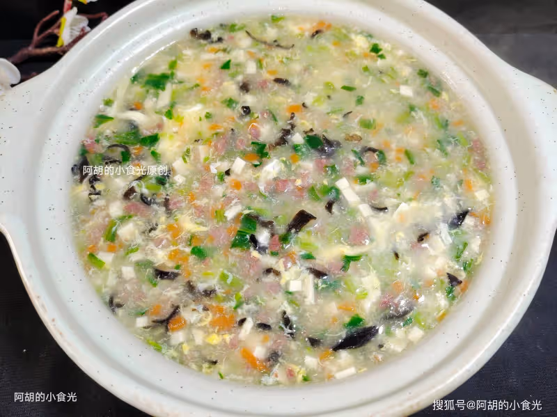 過年後,雞湯魚湯不如喝此湯!隨時都能煮一鍋,香滑不油膩、開胃又暖人,上桌就被掃光