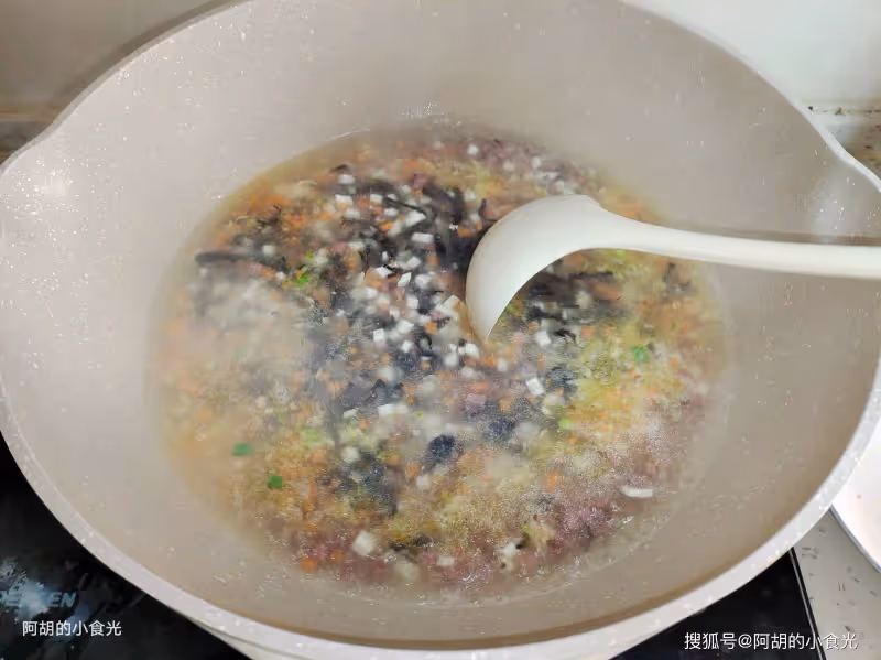 過年後,雞湯魚湯不如喝此湯!隨時都能煮一鍋,香滑不油膩、開胃又暖人,上桌就被掃光
