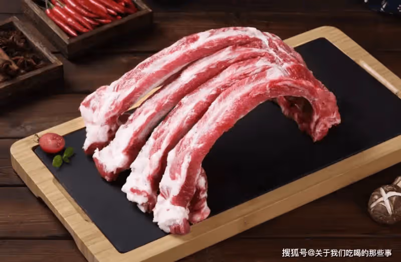 買排骨,挑「肉多」還是「肉少」的好?肉販子說出實情,建議了解