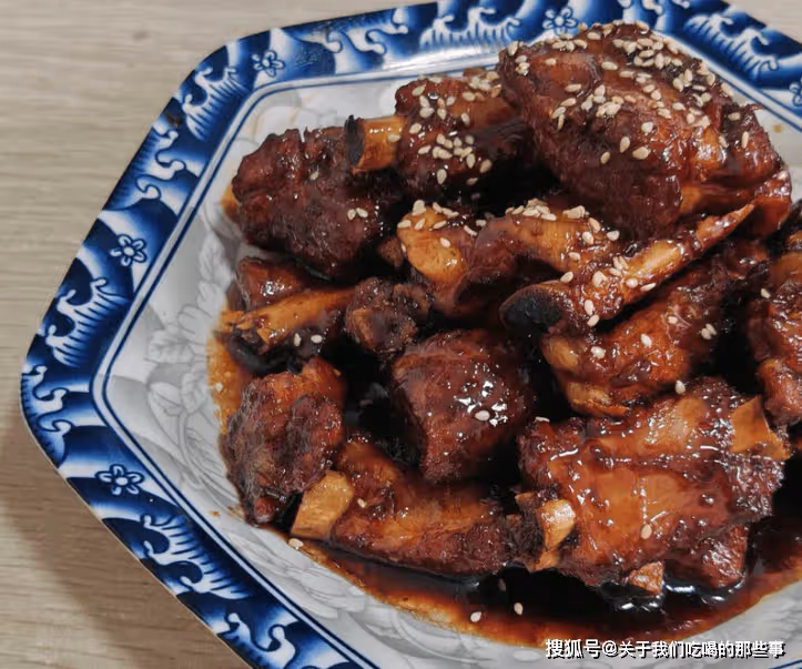買排骨,挑「肉多」還是「肉少」的好?肉販子說出實情,建議了解