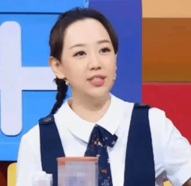 昔日童星關凌:985高校學歷,因無法過正常人生活,重返演藝圈