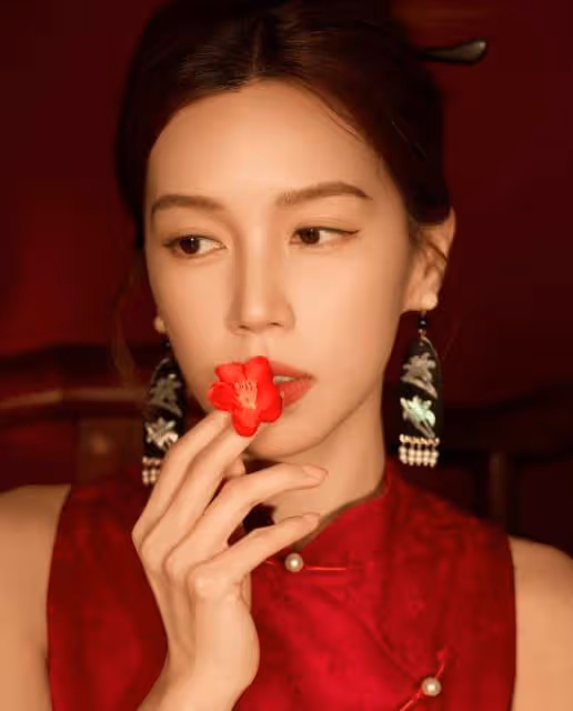 TVB新晉最佳女配傅嘉莉慶40歲生日!大量粉絲前來!與媽媽合照成焦點!