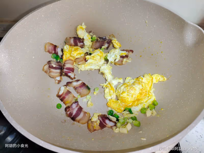 過年後這菜可以敞開吃，比大魚大肉好！食材豐富、鮮爽不油膩，上桌就被吃個精光