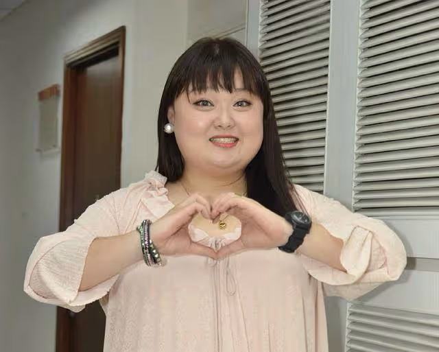 香港知名女星減肥成功告別三高,否認吃藥抽脂,穿泳裝拍雜誌封面
