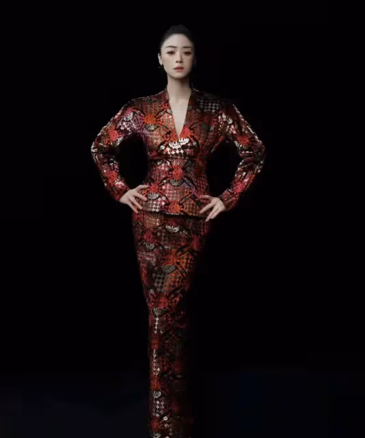 蔣欣大年初五再營業，曬出中式寫真照，果然人瘦了之後就更自信了