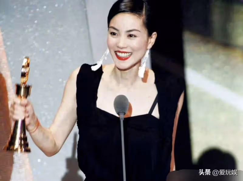 18歲李嫣在李亞鵬家過年,爸爸年初二回娘家後,李嫣去找媽媽王菲