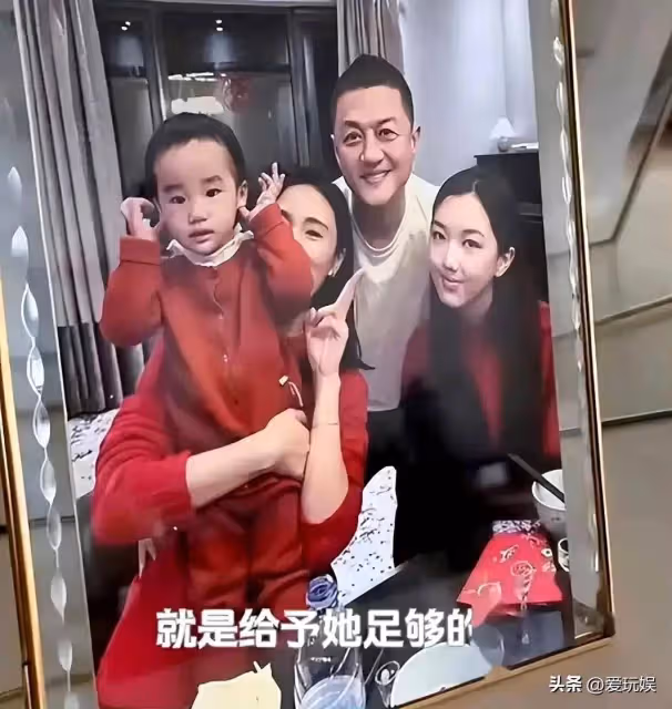 18歲李嫣在李亞鵬家過年,爸爸年初二回娘家後,李嫣去找媽媽王菲