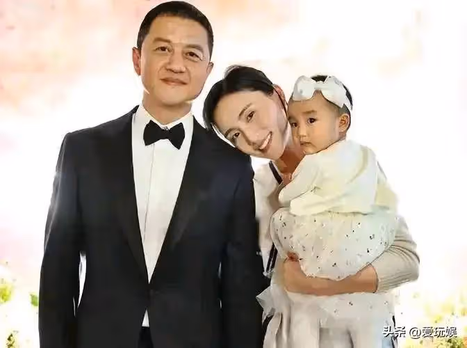 18歲李嫣在李亞鵬家過年,爸爸年初二回娘家後,李嫣去找媽媽王菲