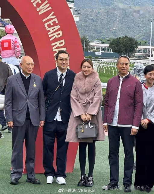 前TVB小花貴婦LOOK現身馬場 威風拉頭馬贏得420萬獎金