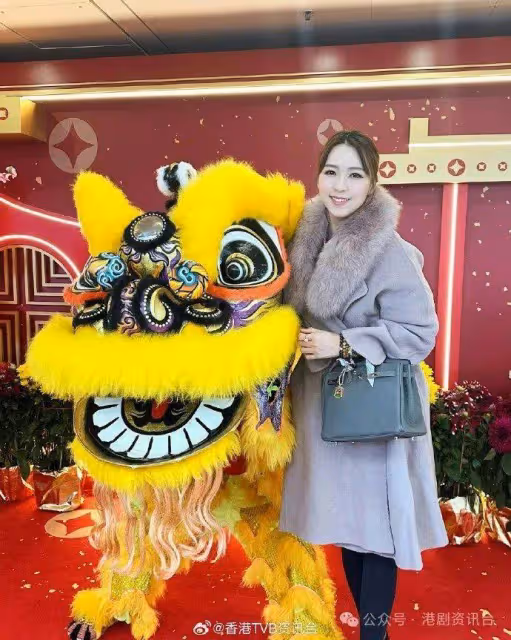 前TVB小花貴婦LOOK現身馬場 威風拉頭馬贏得420萬獎金
