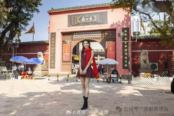 TVB長腿小花到車公廟祈福求籤得上籤:今年有運行