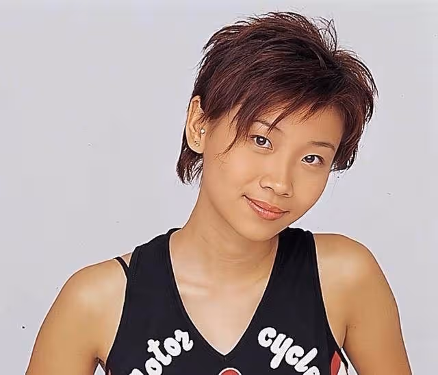 香港知名女星瘦成紙片人,談過近30段戀情,前任男友遍布全球