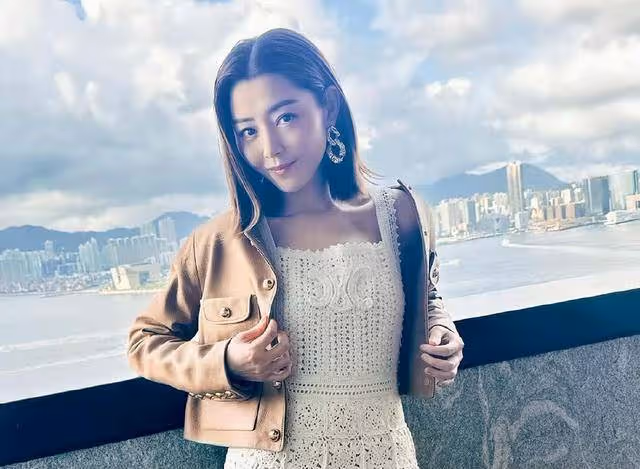 恭喜!香港知名女星曬高顏值婚紗照,即將和未婚夫在星級酒店結婚