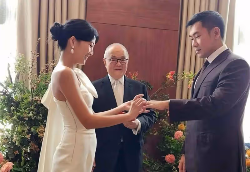 恭喜!星二代鄭丹瑞女兒舉行過大禮儀式,未婚夫被稱為「大鼻版黎明」
