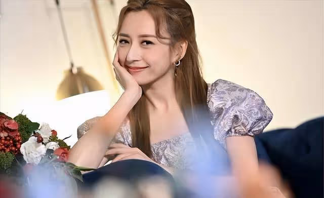 視後龔嘉欣自曝渴望愛情,不排除今年閃婚,卻再次被質疑情商低