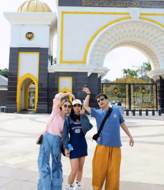 TVB藝人女兒罕見曝光,被贊越大越靚!與丈夫結婚10幾年未領證