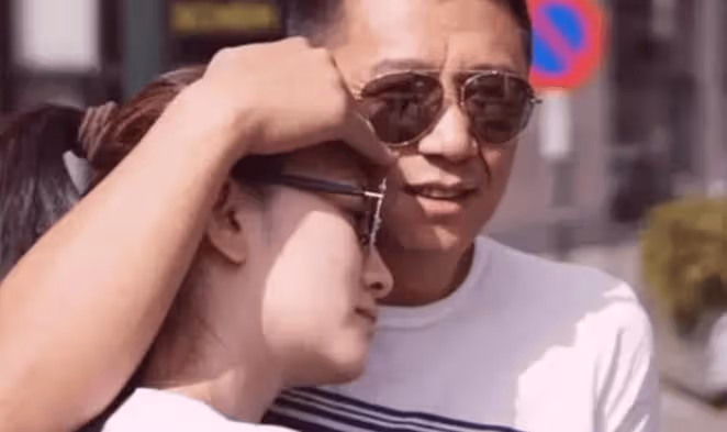 49歲李小冉太猛了,給劉曉慶甩臉子、說向太「瞎」,被富豪老公保護得太好了?