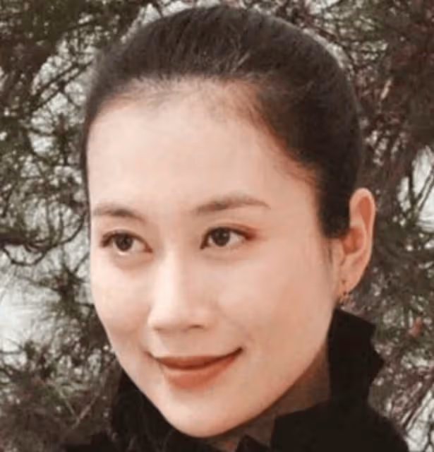 溫崢嶸隱婚生子20年,從不曝光家人,她才是真正的人間清醒溫崢嶸隱婚生子20年,從不曝光家人,她才是真正的人間清醒