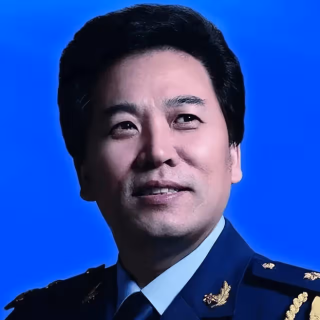 佟鐵鑫:一婚娶歌手金曼生下兒子,二婚娶帶娃林丹詩,如今咋樣