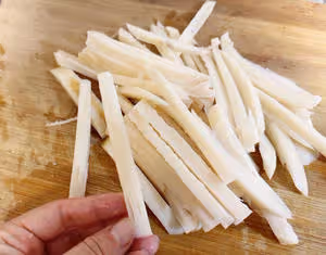 沒有一節藕能活著走出湖北——湖北名菜麻辣鮮香的【干煸藕絲】【家常菜系列10】