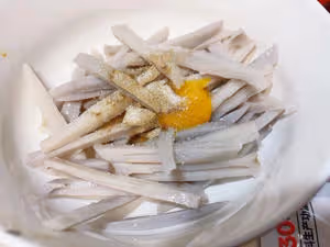 沒有一節藕能活著走出湖北——湖北名菜麻辣鮮香的【干煸藕絲】【家常菜系列10】