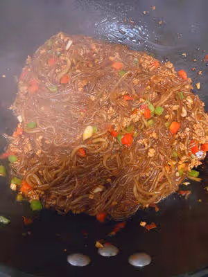 螞蟻上樹——肉沫粉條