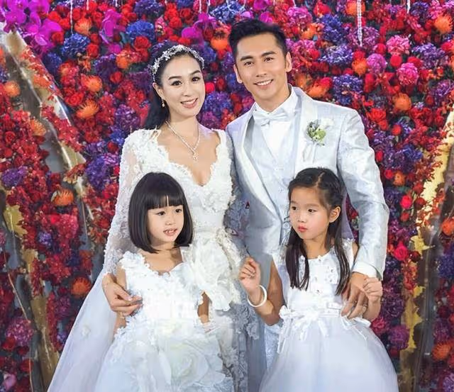 香港知名女星全家出遊,女兒繼承豐滿身材,帥氣老公被誤認是兒子