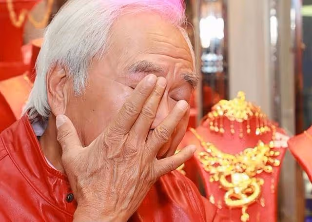 恭喜!TVB知名老戲骨宣布今年結婚,靜等小36歲未婚妻出獄