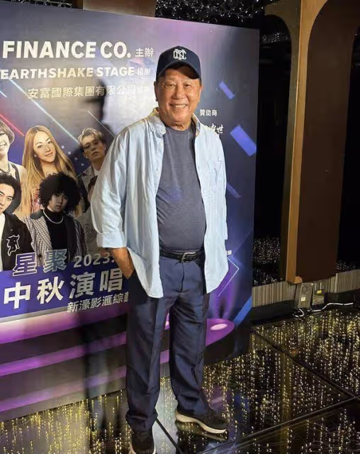 TVB視帝一家返港過新年!78歲仍老當益壯,約圈中好友爬山敘舊