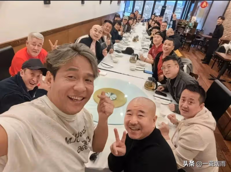 趙本山帶徒弟到國外演出,小瀋陽沒去,台下爆滿,清一色中國面孔