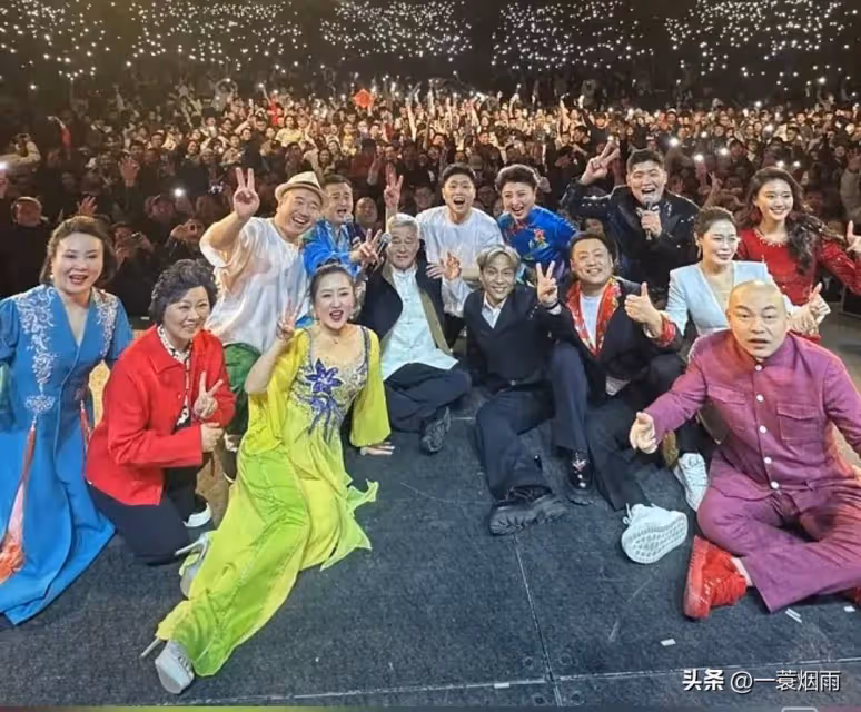 趙本山帶徒弟到國外演出,小瀋陽沒去,台下爆滿,清一色中國面孔